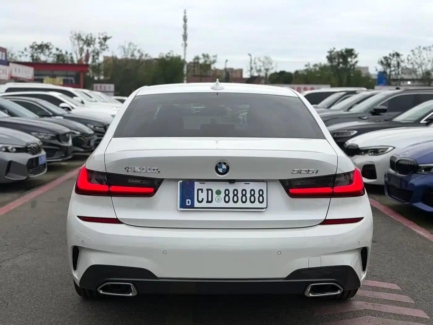 2020 BMW 3 Series 325i M Sport Package — миниатюра 10