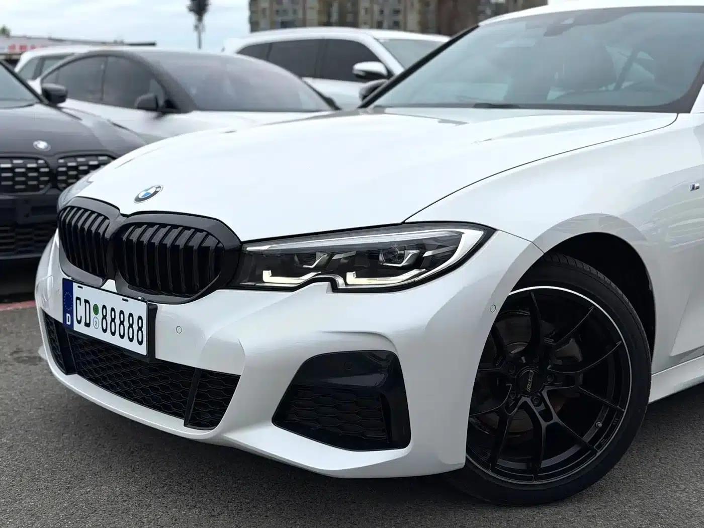 2022 BMW 3 Series 325Li M Sport Shadow Edition — миниатюра 3