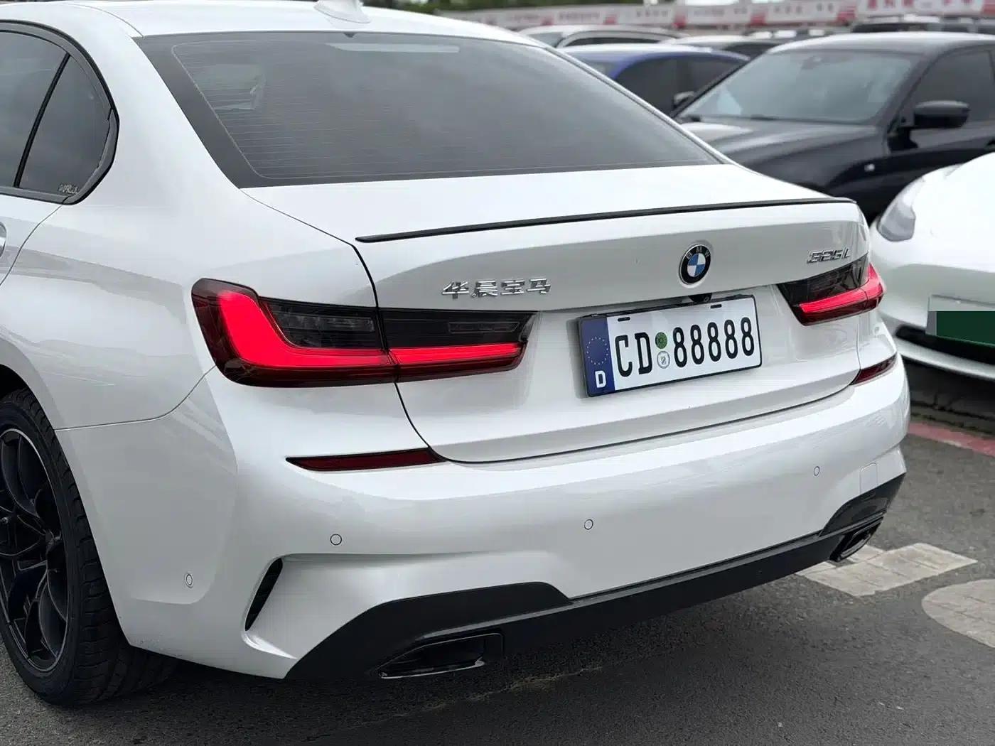 2022 BMW 3 Series 325Li M Sport Shadow Edition — миниатюра 10
