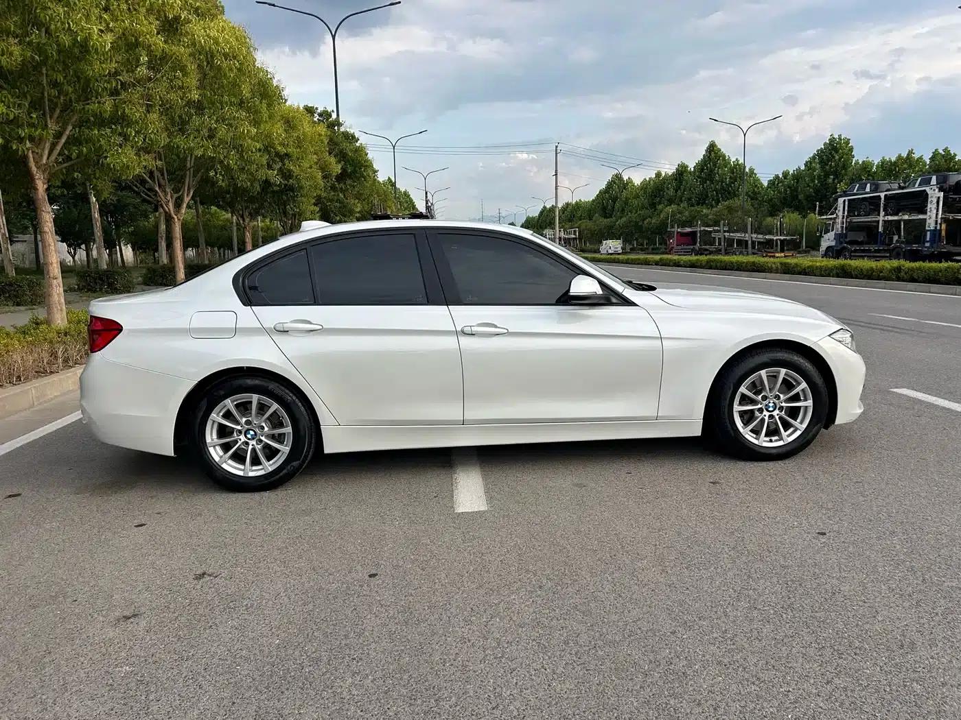 BMW 3 Series 2016 316i Fashion Edition — миниатюра 11