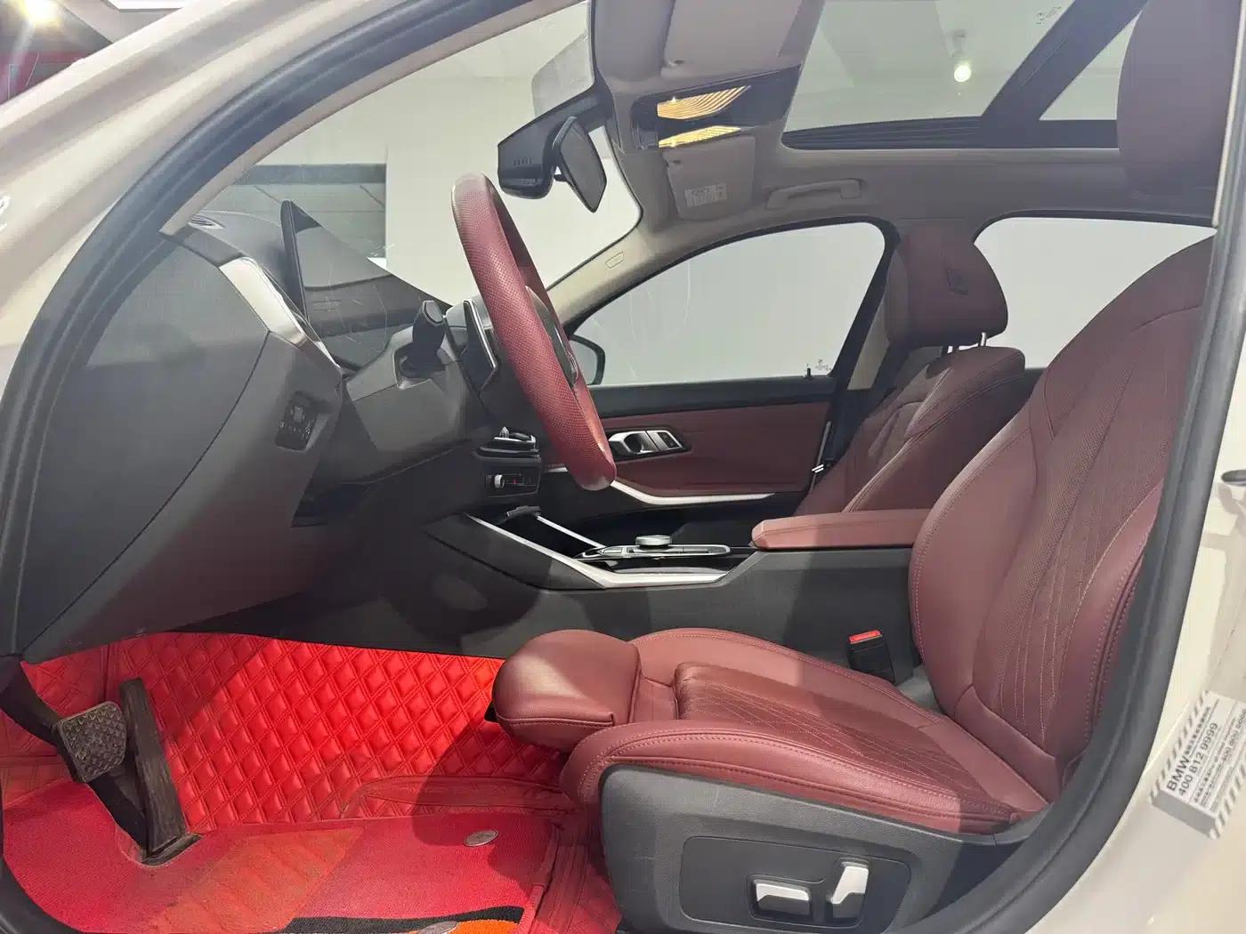 2023 BMW 3 Series 320Li M Sport Package — миниатюра 7