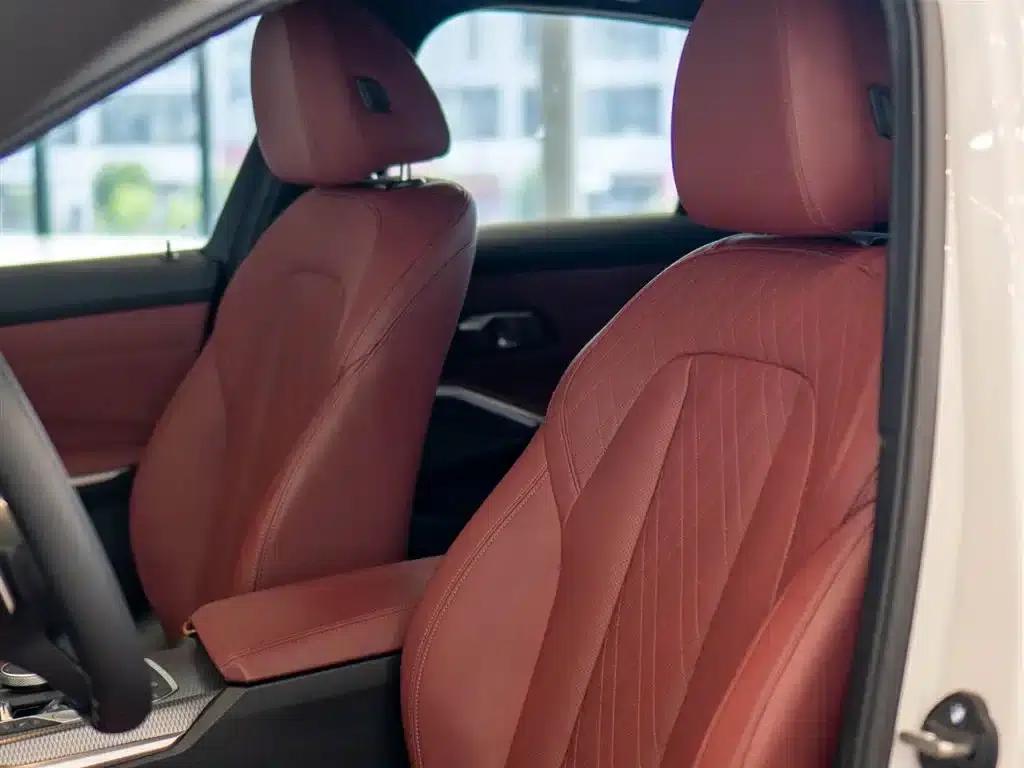 2024 BMW 3 Series 325i M Sport Package — миниатюра 11