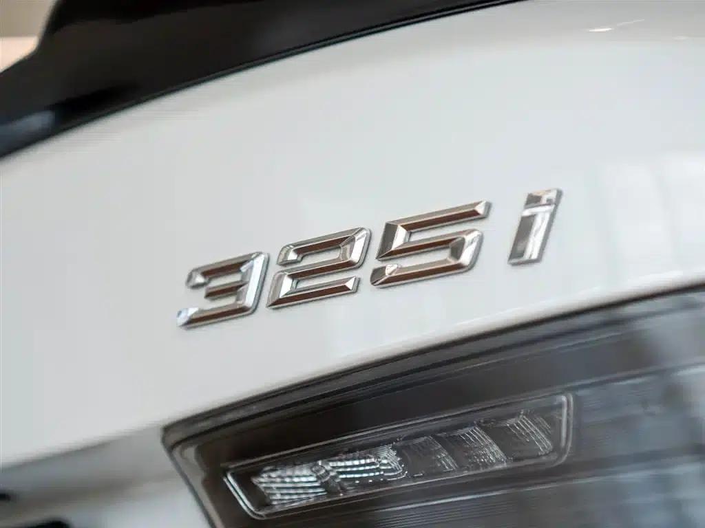 2024 BMW 3 Series 325i M Sport Package — миниатюра 10