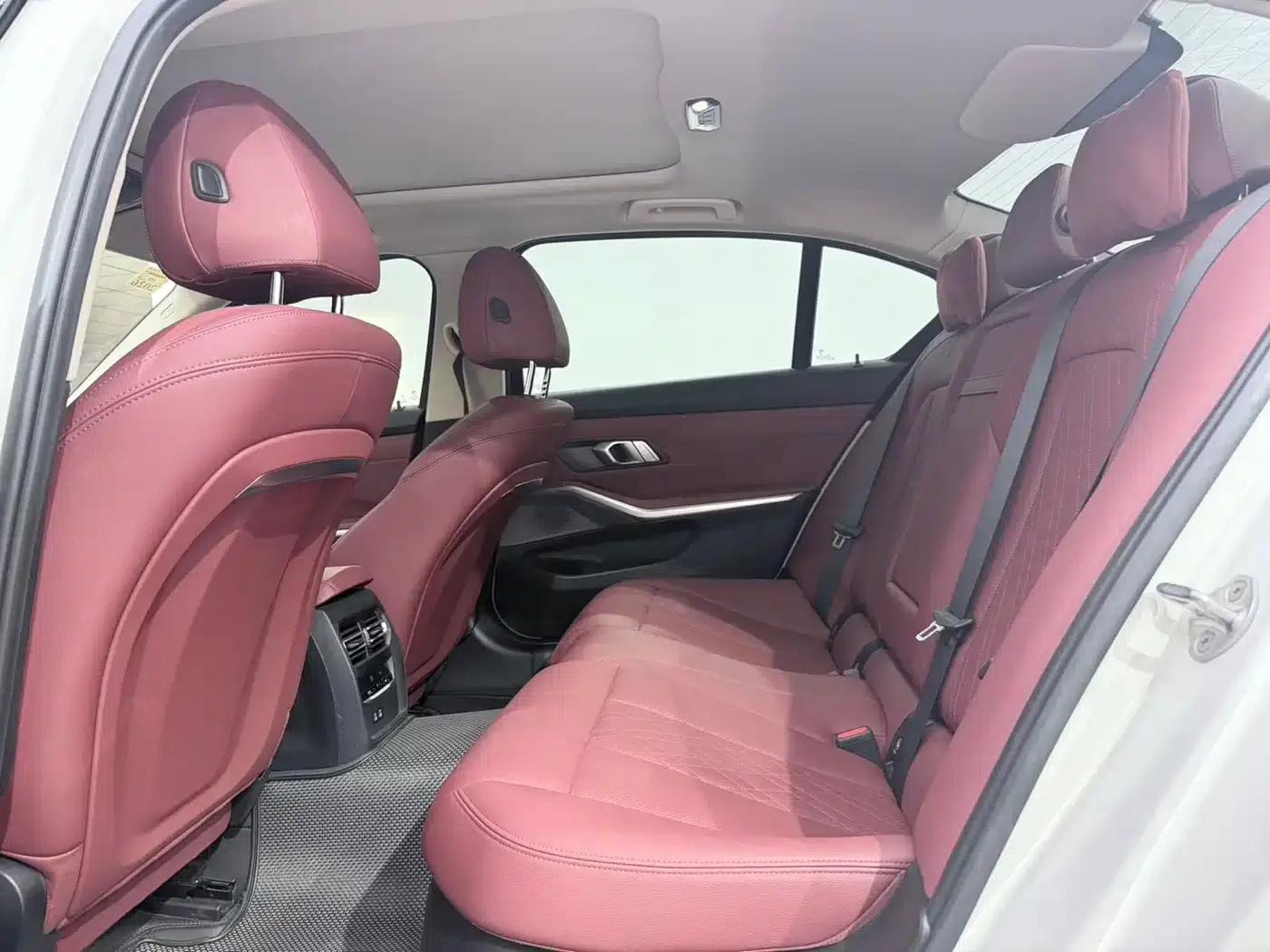 2023 BMW 3 Series 320Li M Sport Package — миниатюра 9