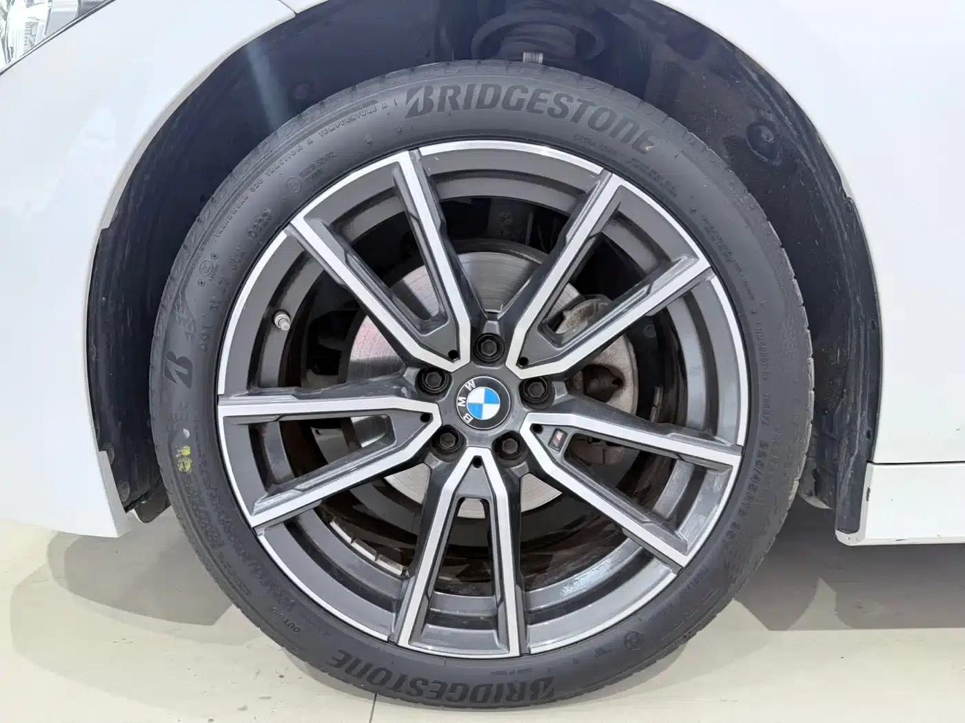 2023 BMW 3 Series 320Li M Sport Package — миниатюра 17