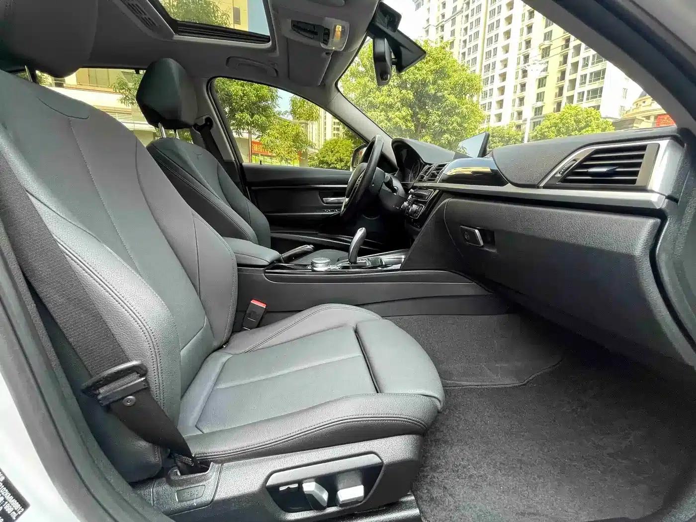 BMW 3 Series 2019 320Li Fashion Edition — миниатюра 10