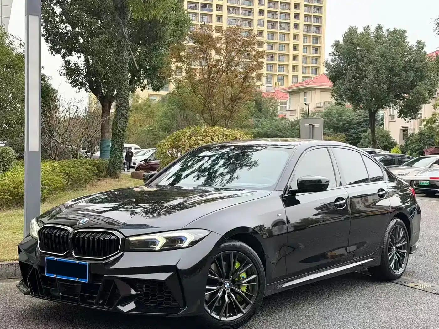 2023 BMW 3 Series 325i M Sport Shadow Edition — миниатюра 1