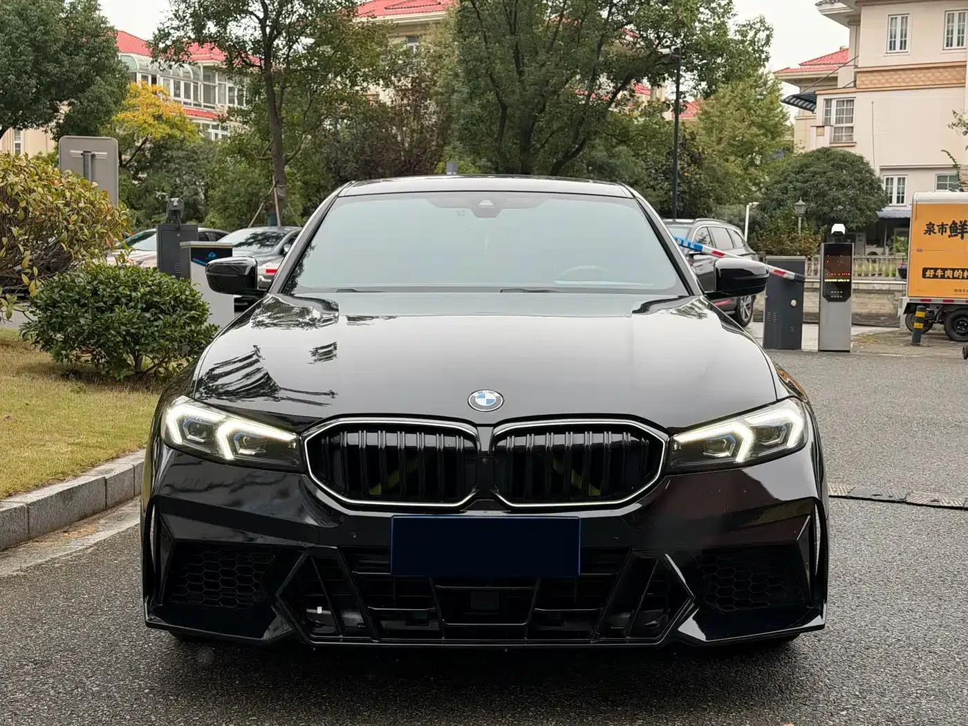 2023 BMW 3 Series 325i M Sport Shadow Edition — миниатюра 2