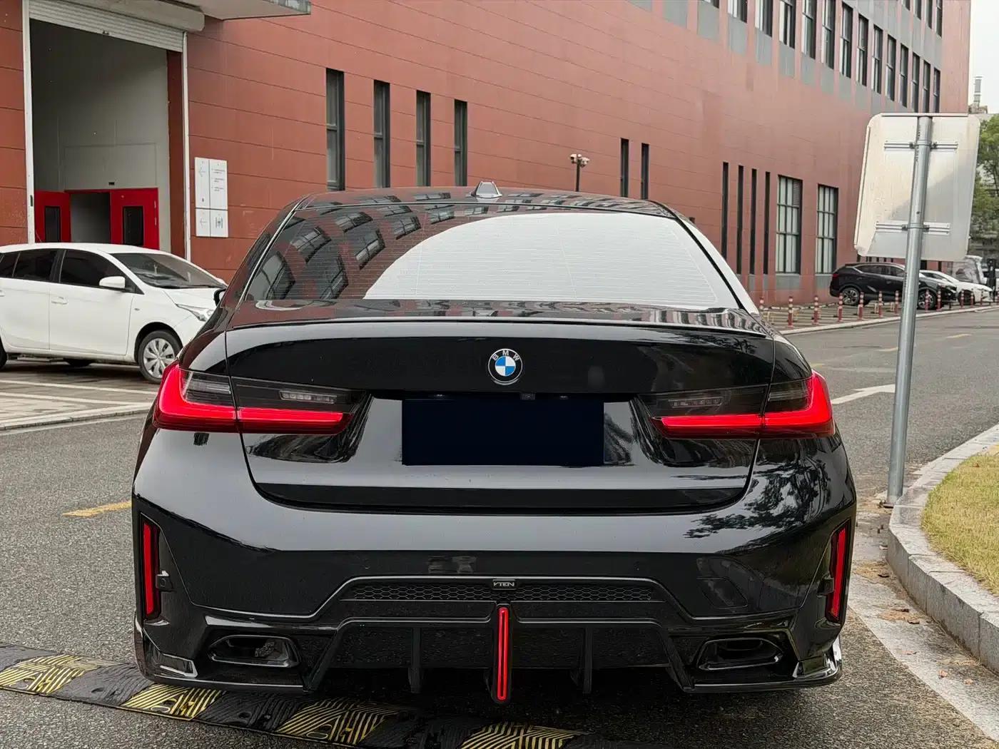 2023 BMW 3 Series 325i M Sport Shadow Edition — миниатюра 4