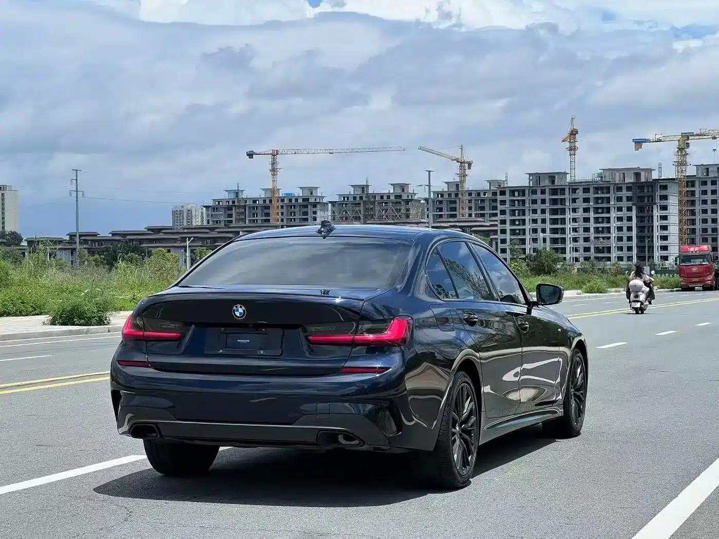 2021 BMW 3 Series 325Li M Sport Shadow Edition — миниатюра 7