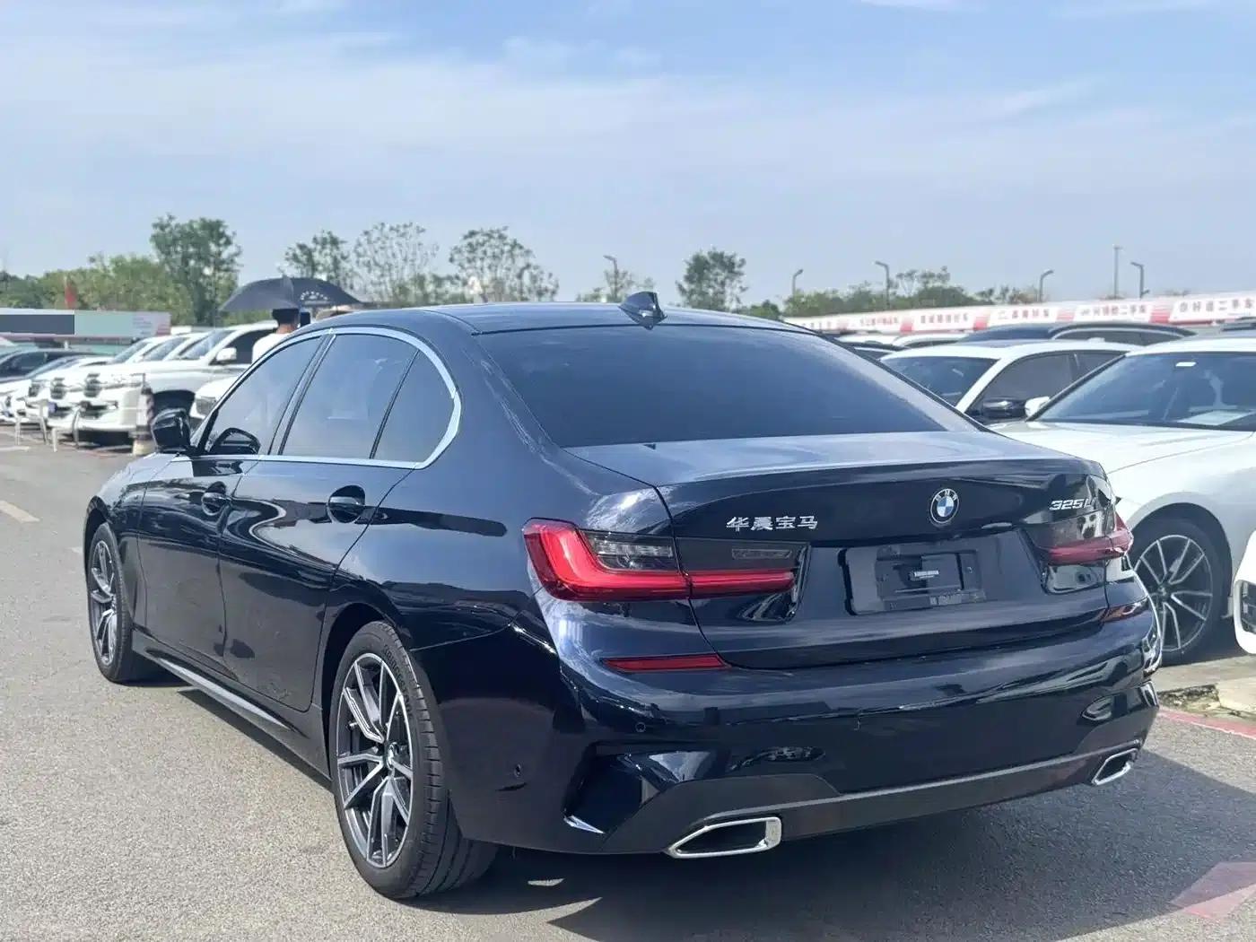 2021 BMW 3 Series 325Li M Sport Package — миниатюра 7