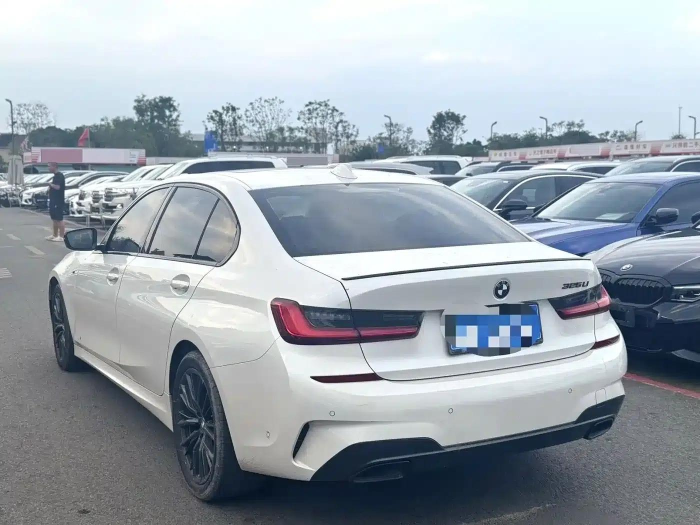 2020 BMW 3 Series 325Li M Sport Shadow Edition — миниатюра 9