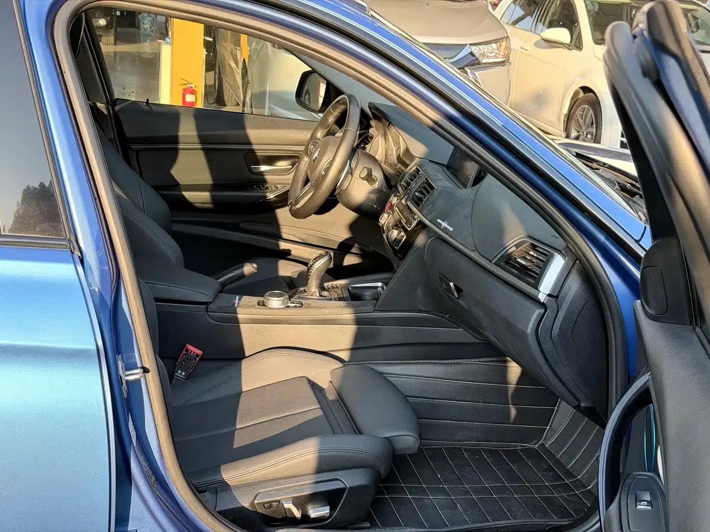 2018 BMW 3 Series 320Li Leading M Sport Package — миниатюра 9