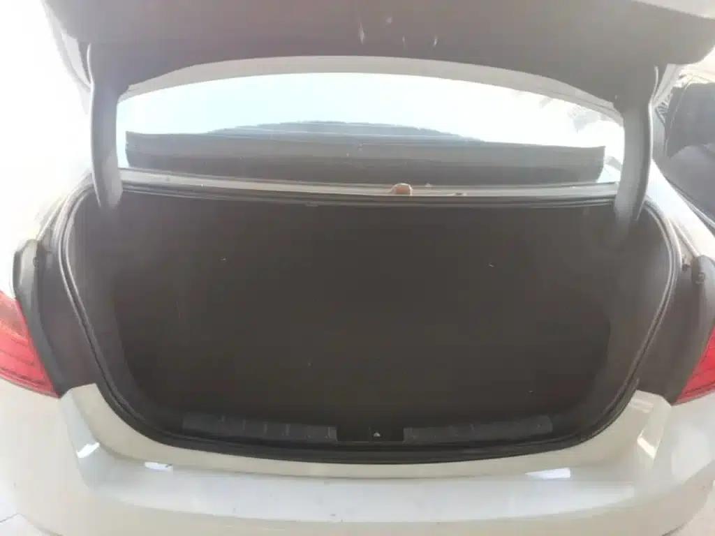 BMW 3 Series 2015 316Li Fashion Edition — миниатюра 19