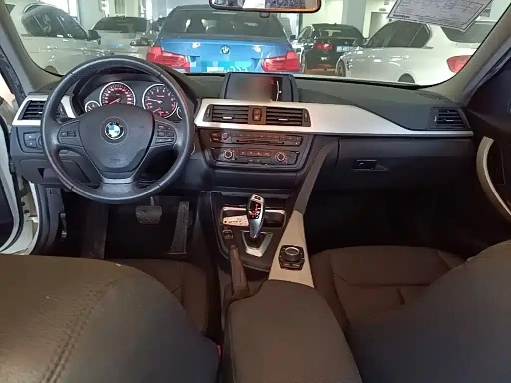 2015 BMW 3 Series 320i Progressive — миниатюра 10