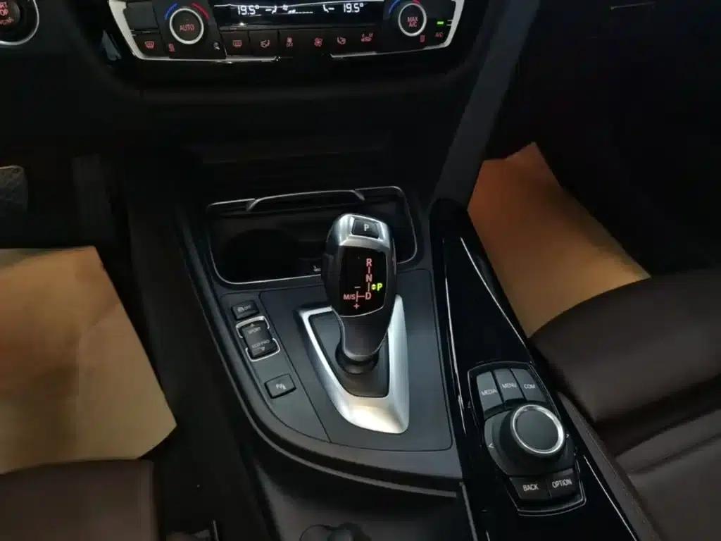 BMW 3 Series 2018 320Li Fashion Edition — миниатюра 14