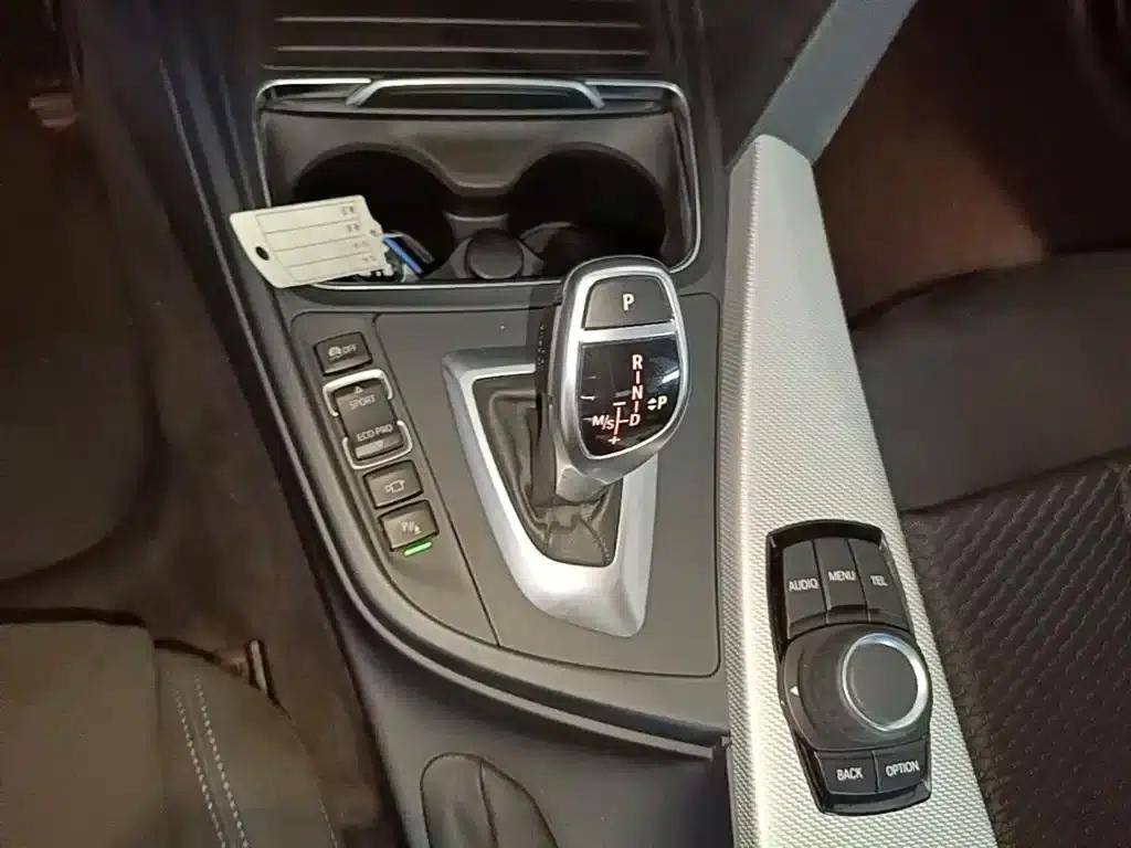 2017 BMW 3 Series 320i M Sport — миниатюра 14