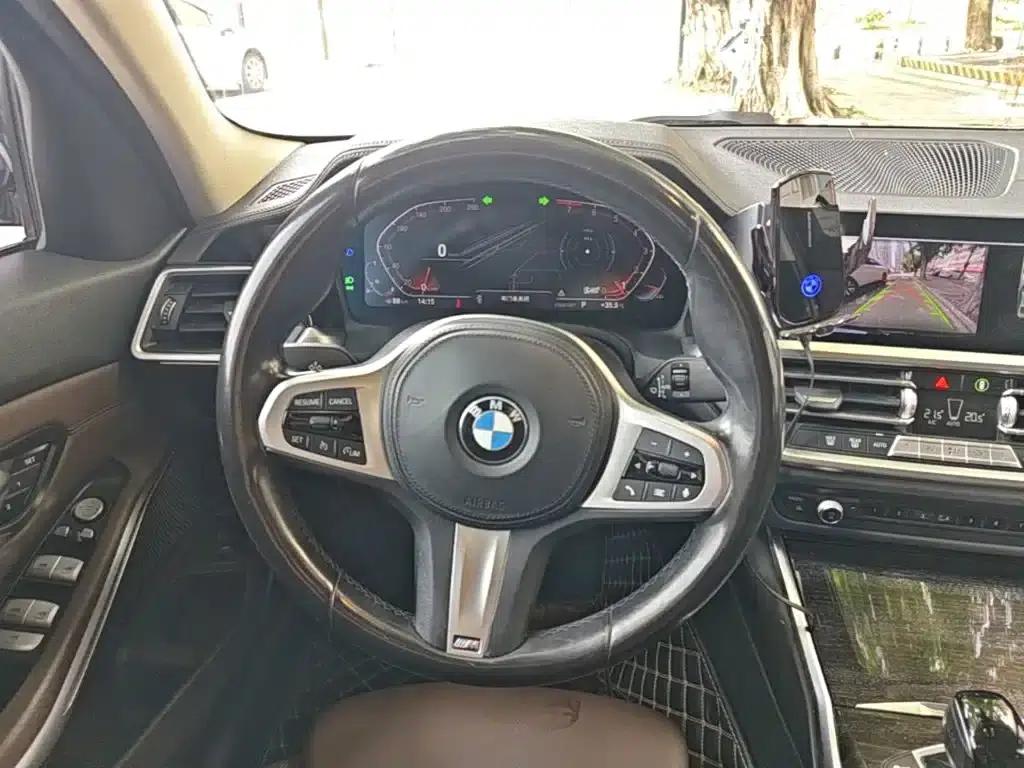 2022 BMW 3 Series 325Li M Sport Package — миниатюра 11