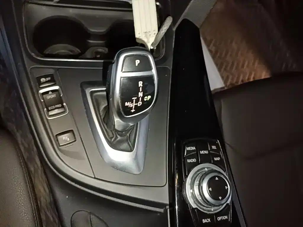 2017 BMW 3 Series 320Li M Sport — миниатюра 14