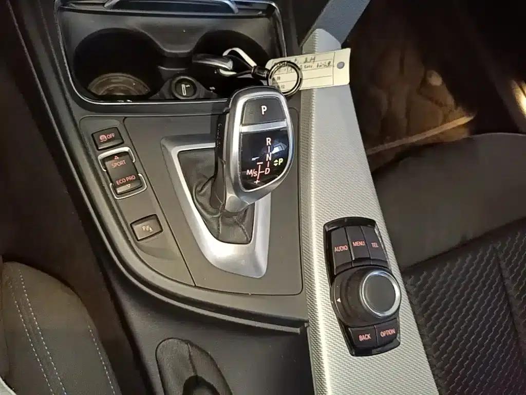2017 BMW 3 Series 320i M Sport — миниатюра 14
