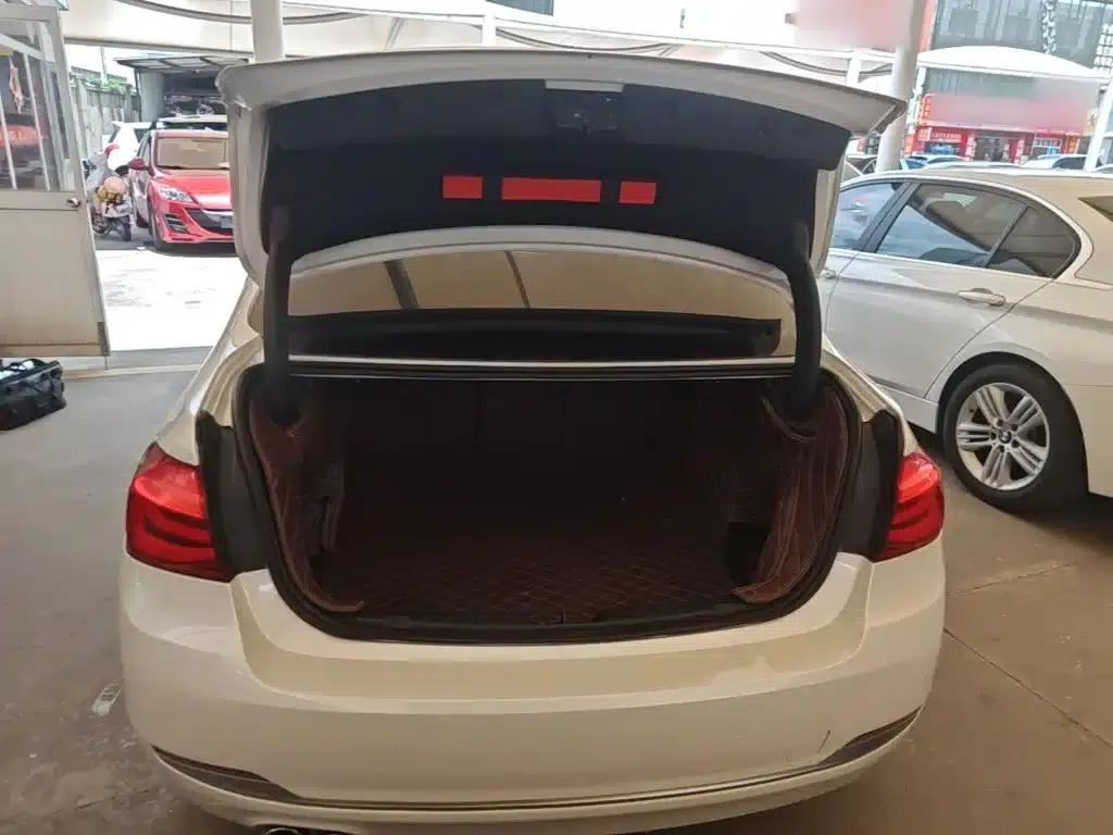 BMW 3 Series 2018 320Li Fashion Edition — миниатюра 19