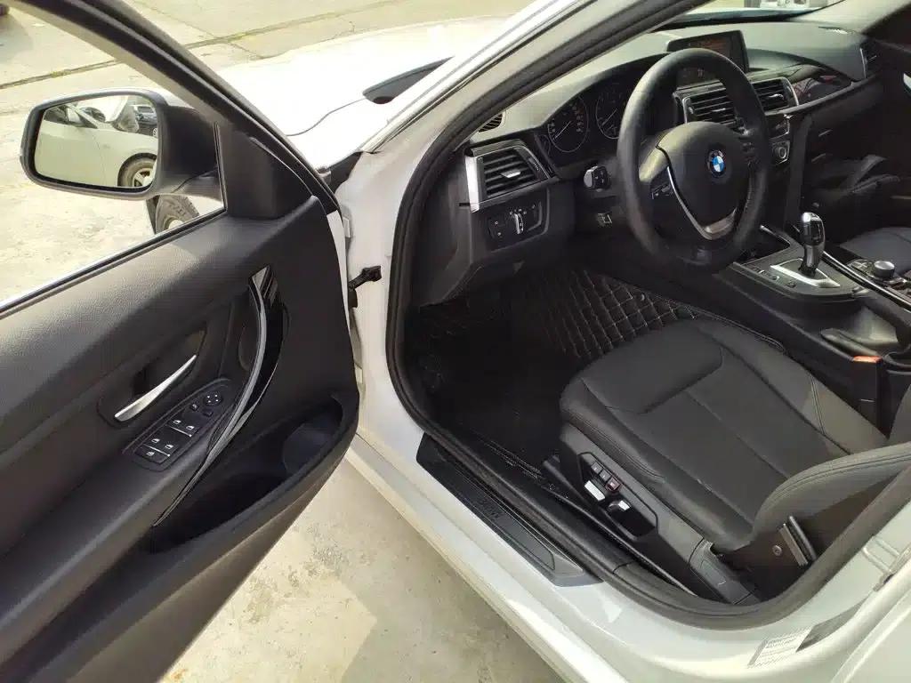 2017 BMW 3 Series 320Li Fashion Edition — миниатюра 12