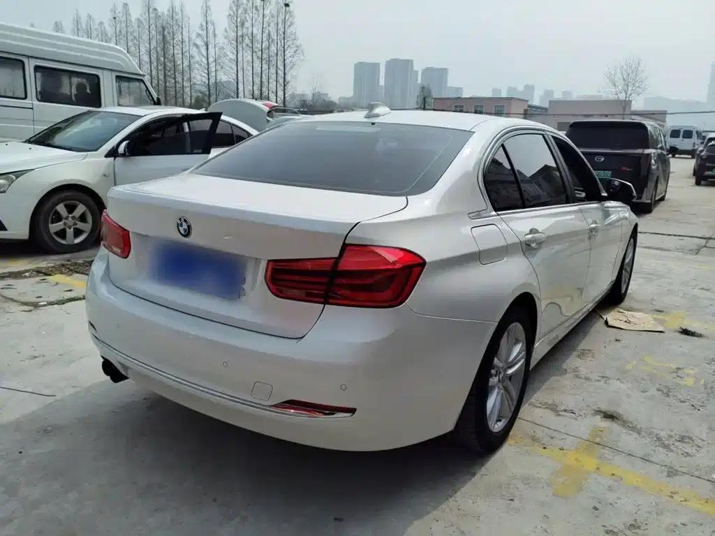 2017 BMW 3 Series 320Li Fashion Edition — миниатюра 5