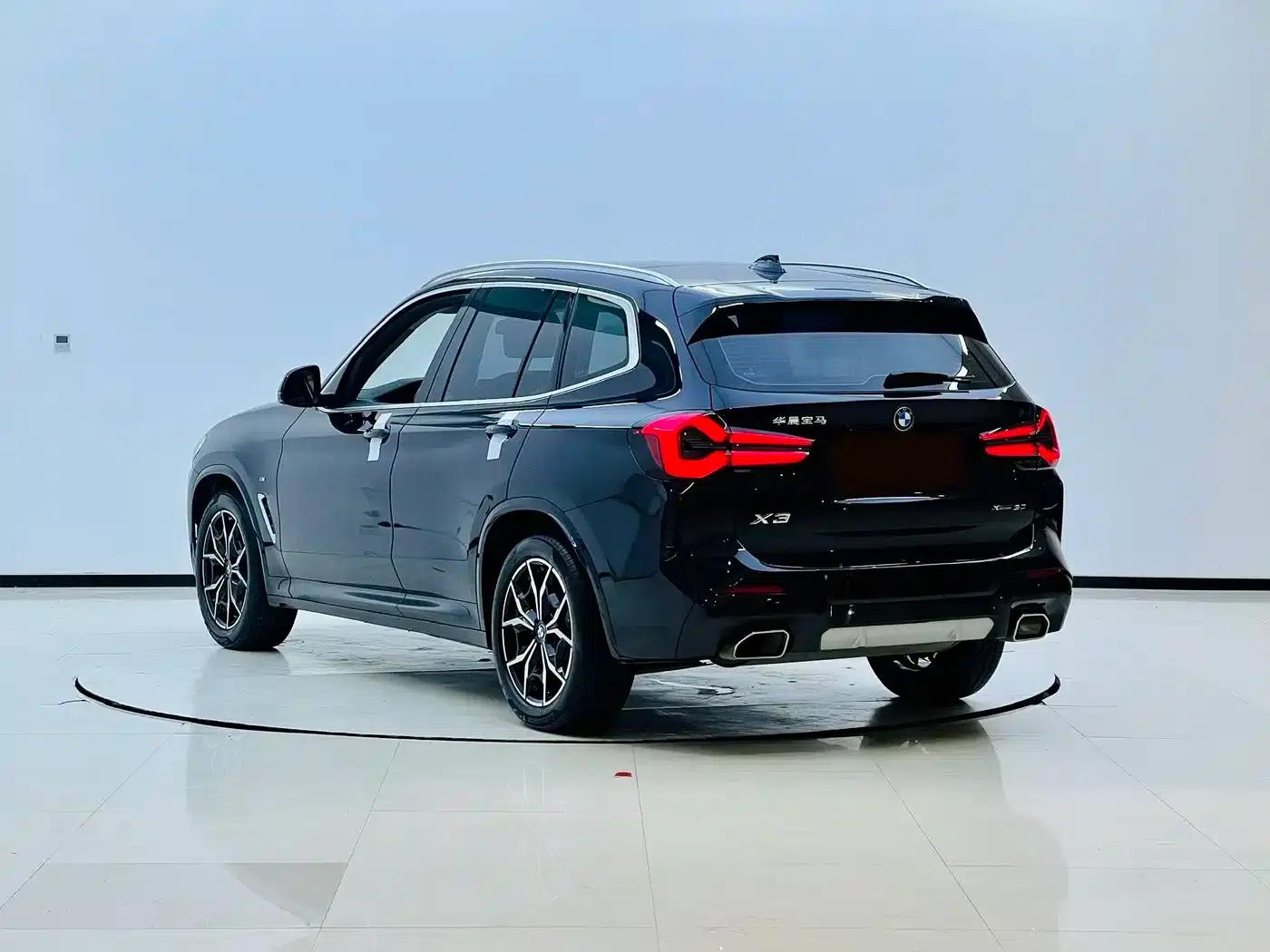2022 BMW X3 xDrive25i M Sport Package — миниатюра 3