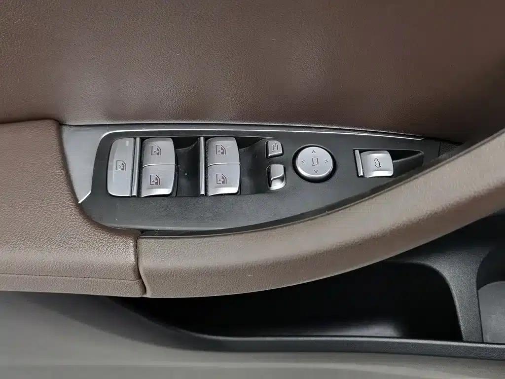 BMW X3 2021 xDrive25i Luxury Package — миниатюра 9