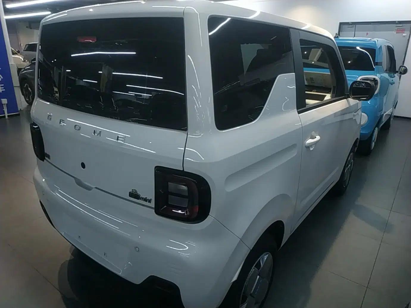 Geely Galaxy Panda 2024 Panda Mini 200km Endurance Bear — миниатюра 6