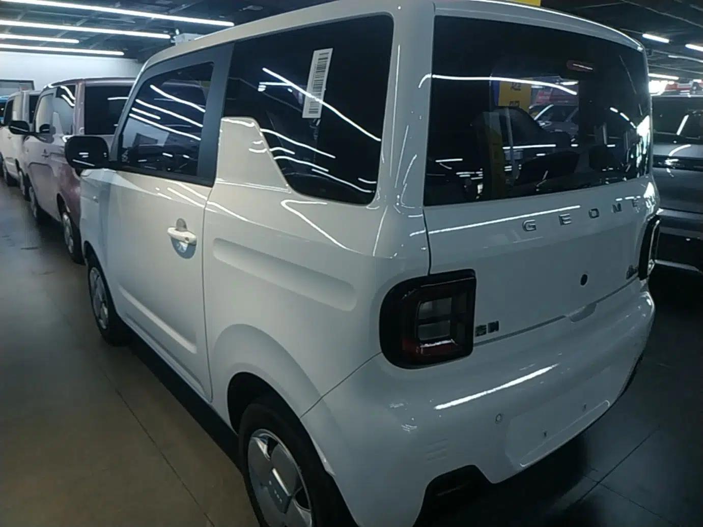 Geely Galaxy Panda 2023 Panda Mini 200km Endurance Bear — миниатюра 4