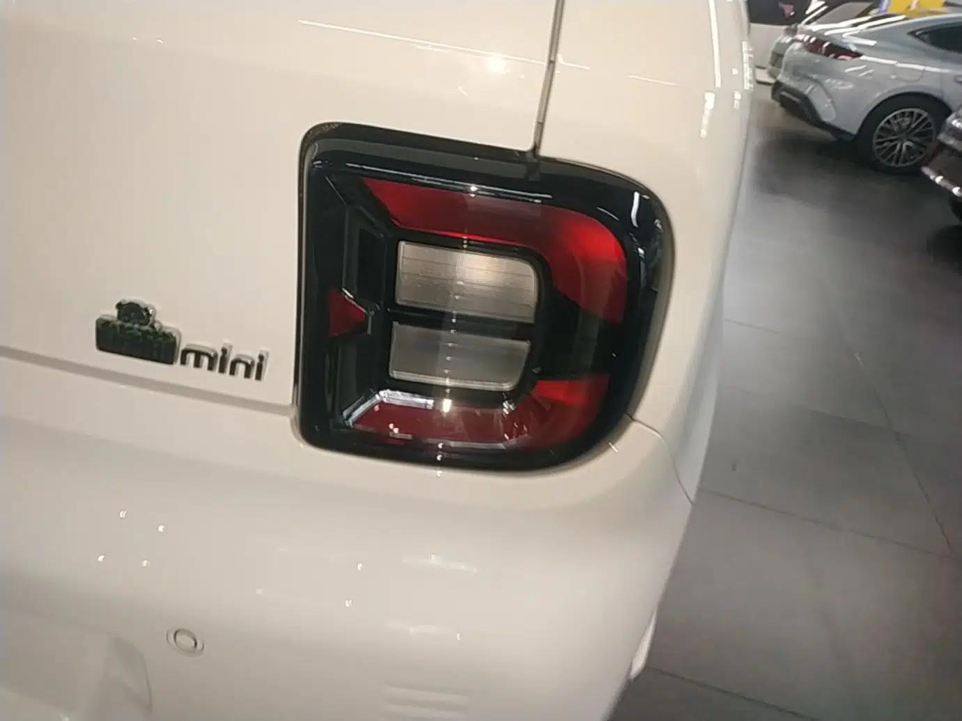 Geely Galaxy Panda 2023 Panda Mini 200km Endurance Bear — миниатюра 9