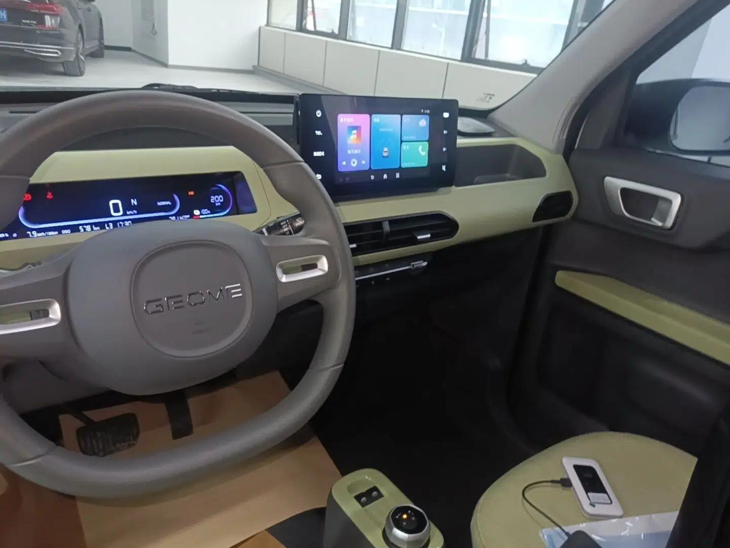 Geely Galaxy Panda 2024 Panda Mini 200km Endurance Bear — миниатюра 15