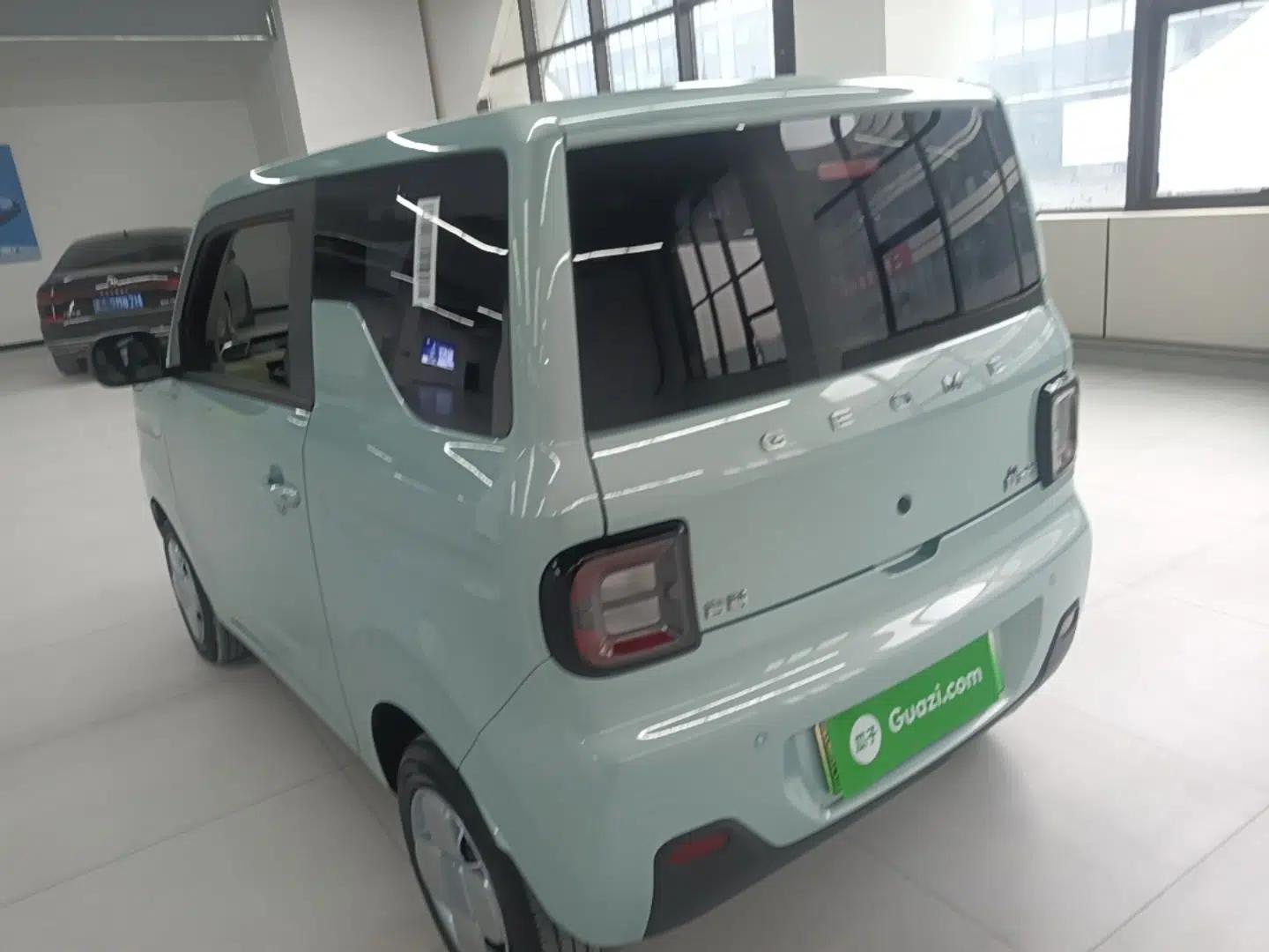 Geely Galaxy Panda 2024 Panda Mini 200km Endurance Bear — миниатюра 4