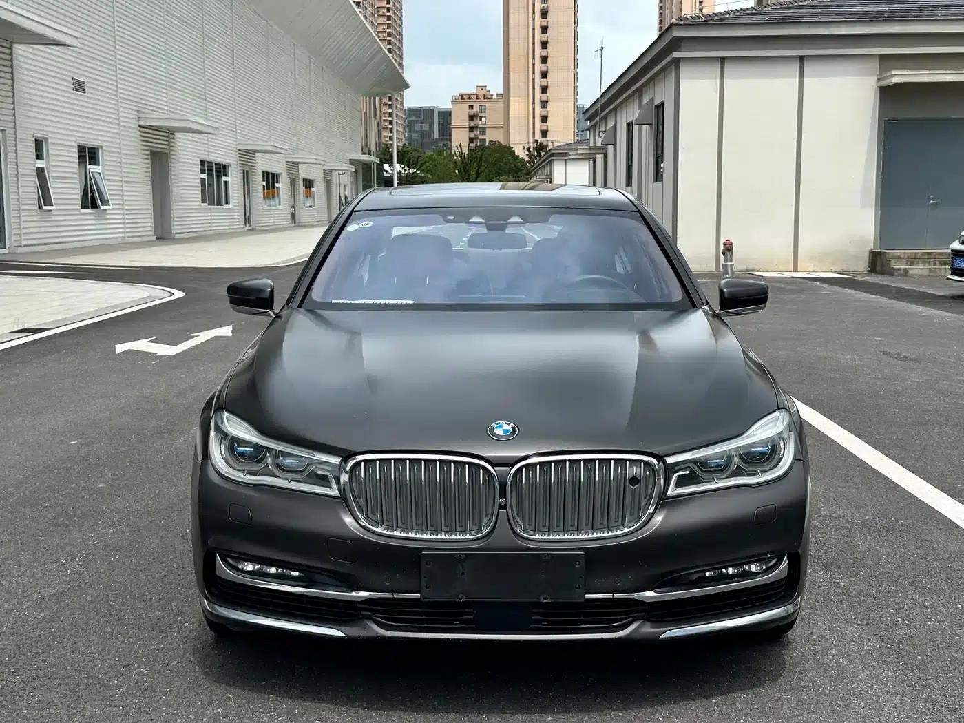 2017 BMW 7 Series M760Li xDrive Premium Luxury Edition — миниатюра 2