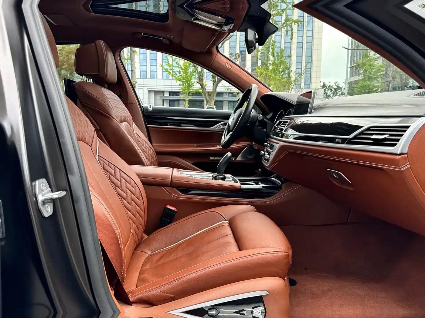 2017 BMW 7 Series M760Li xDrive Premium Luxury Edition — миниатюра 17