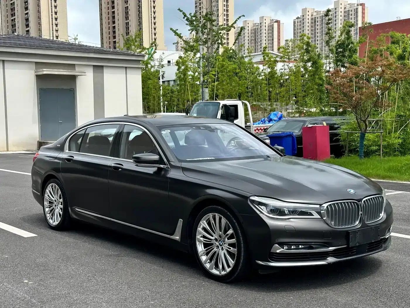 2017 BMW 7 Series M760Li xDrive Premium Luxury Edition — миниатюра 3