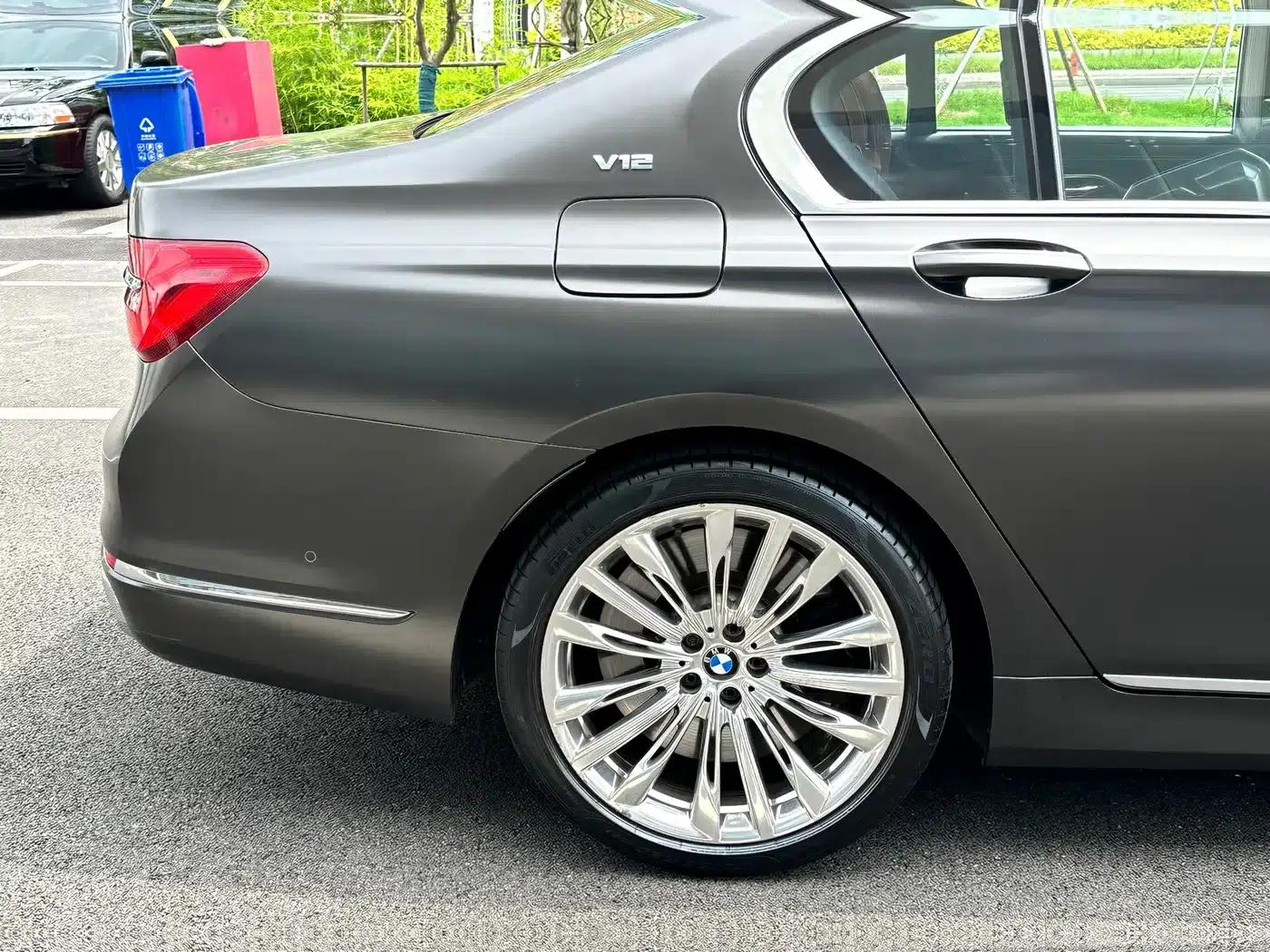 2017 BMW 7 Series M760Li xDrive Premium Luxury Edition — миниатюра 5