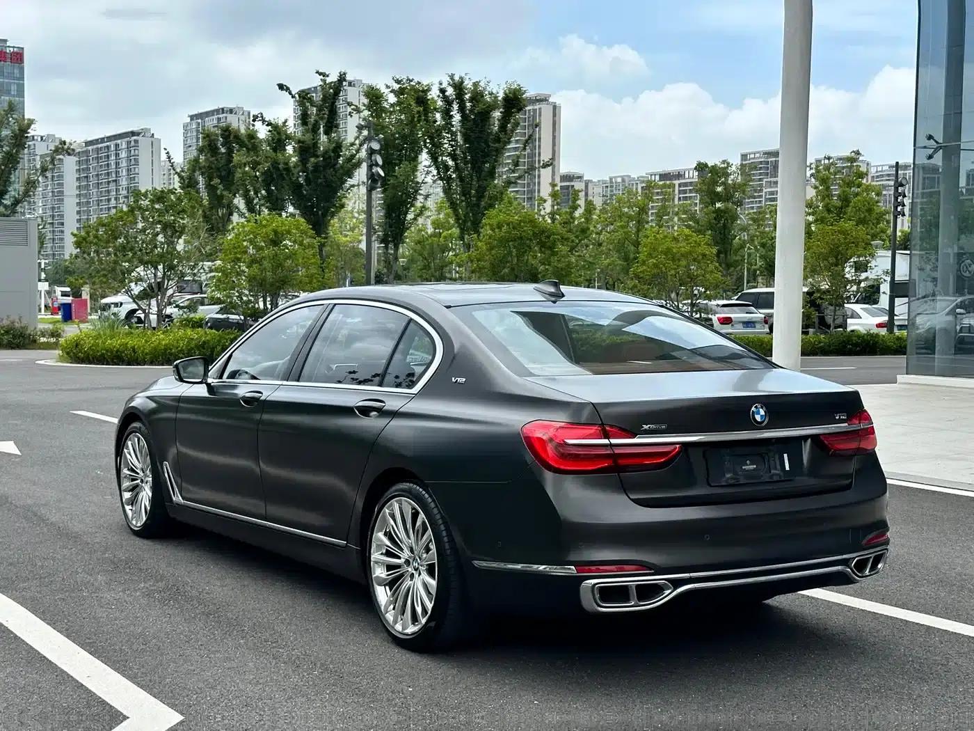 2017 BMW 7 Series M760Li xDrive Premium Luxury Edition — миниатюра 8