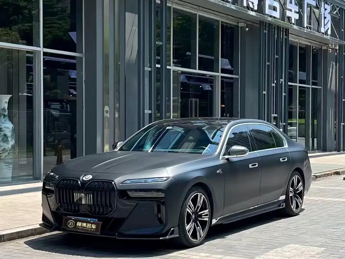 2023 BMW 7 Series 740Li Luxury M Sport Package — миниатюра 1