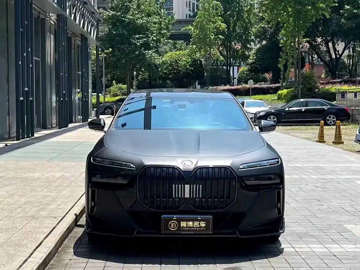 2023 BMW 7 Series 740Li Luxury M Sport Package — миниатюра 2