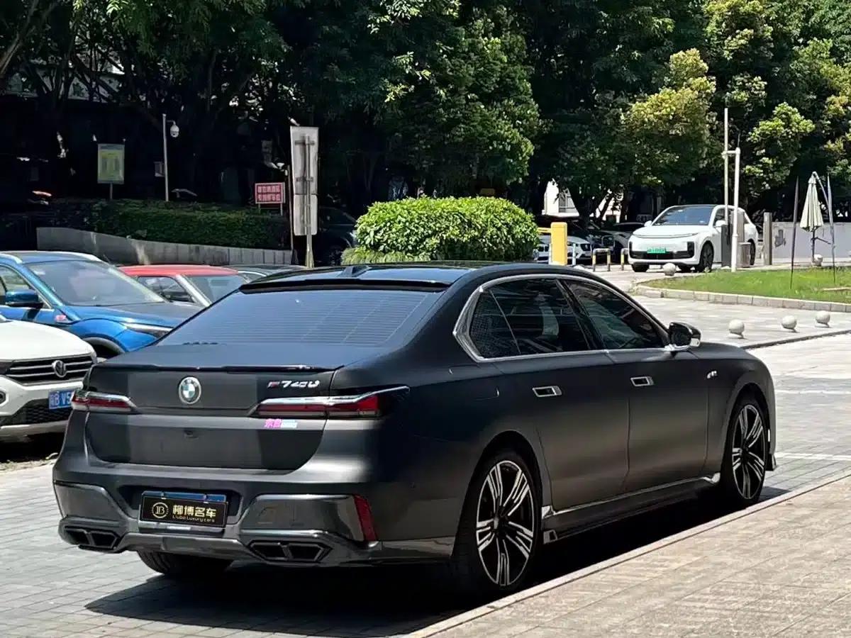 2023 BMW 7 Series 740Li Luxury M Sport Package — миниатюра 5
