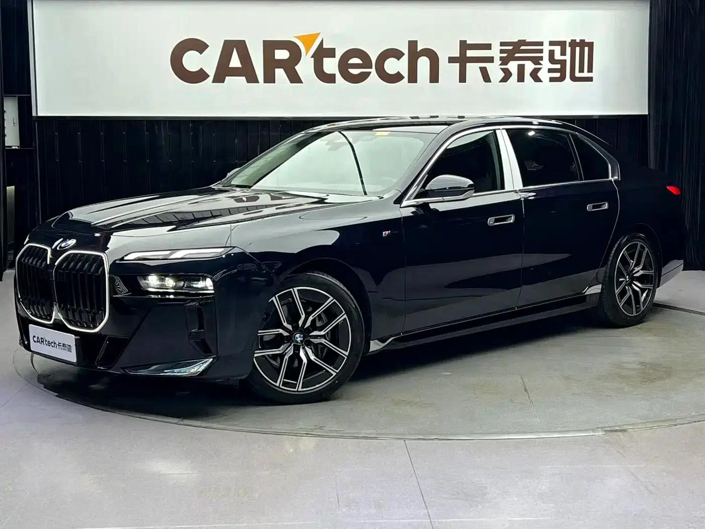 2023 BMW 7 Series 735Li M Sport Package — миниатюра 1