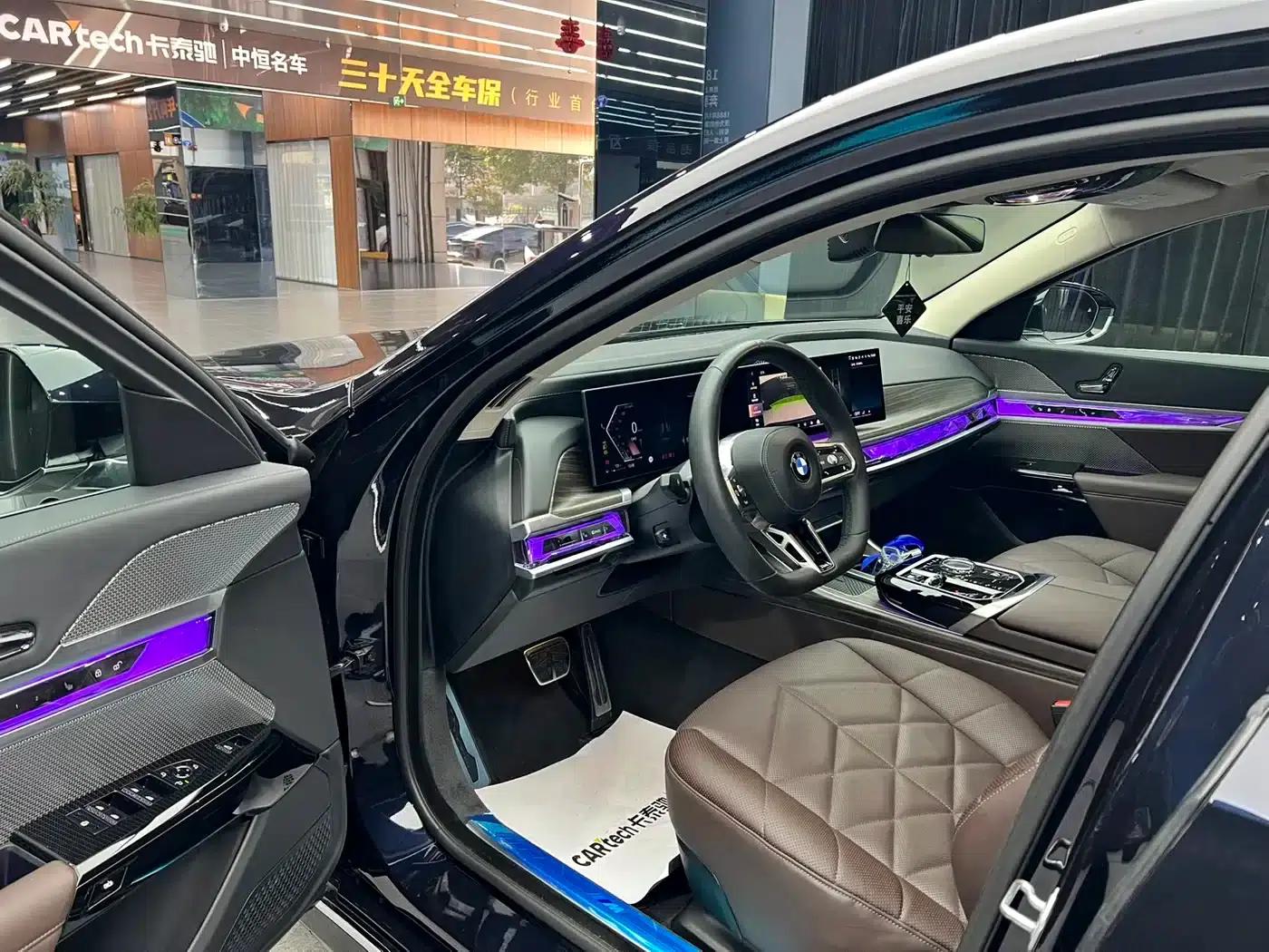 2023 BMW 7 Series 735Li M Sport Package — миниатюра 18