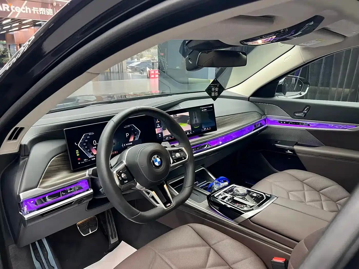 2023 BMW 7 Series 735Li M Sport Package — миниатюра 25