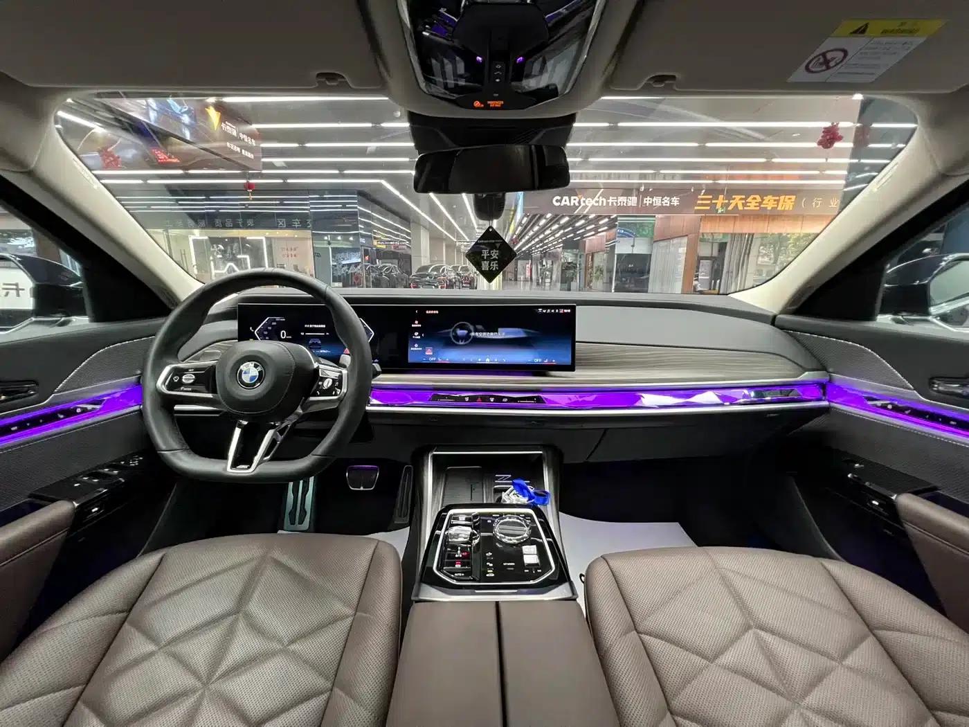 2023 BMW 7 Series 735Li M Sport Package — миниатюра 6