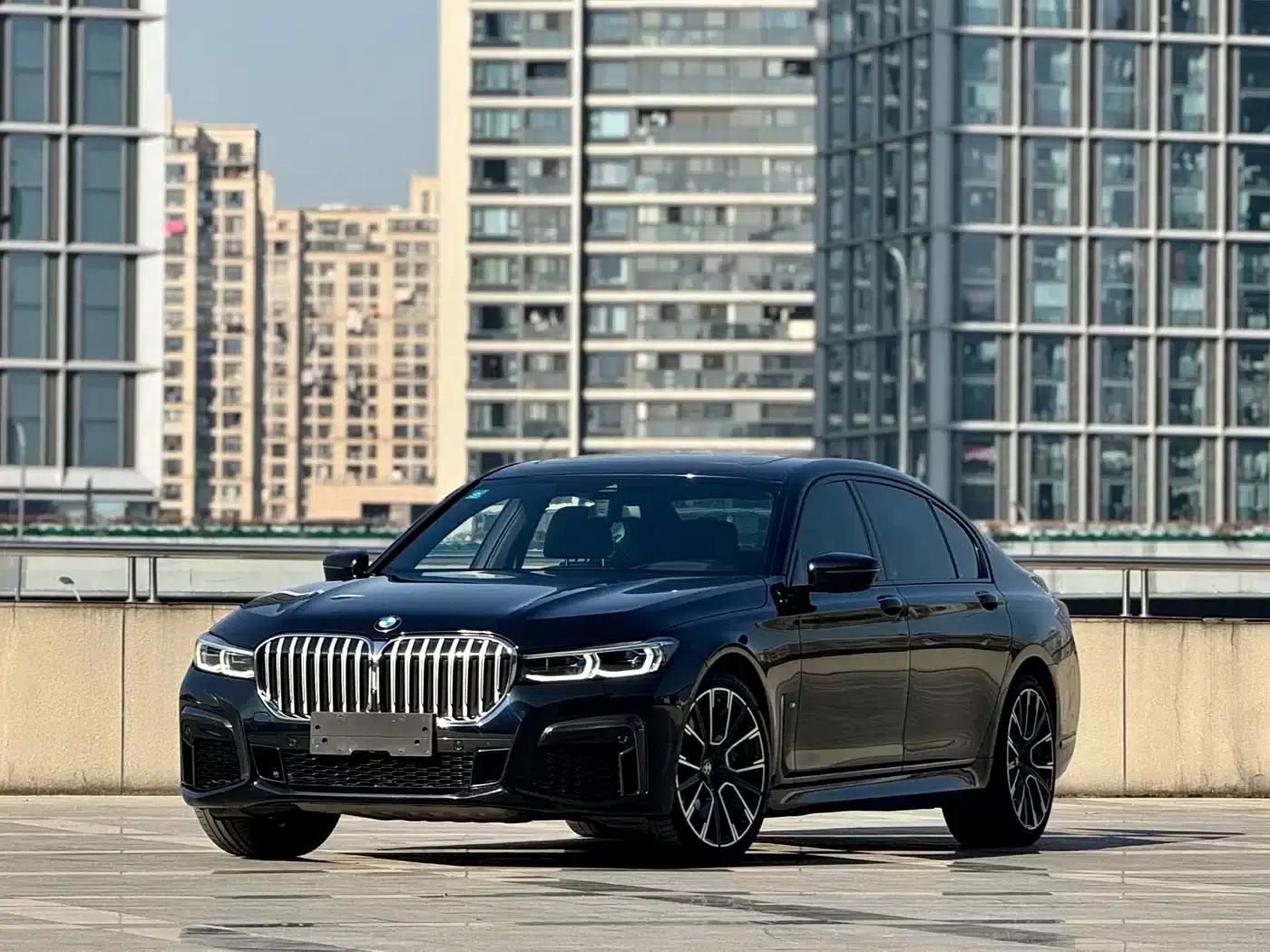 2019 BMW 7 Series 740Li Luxury M Sport Package — миниатюра 1