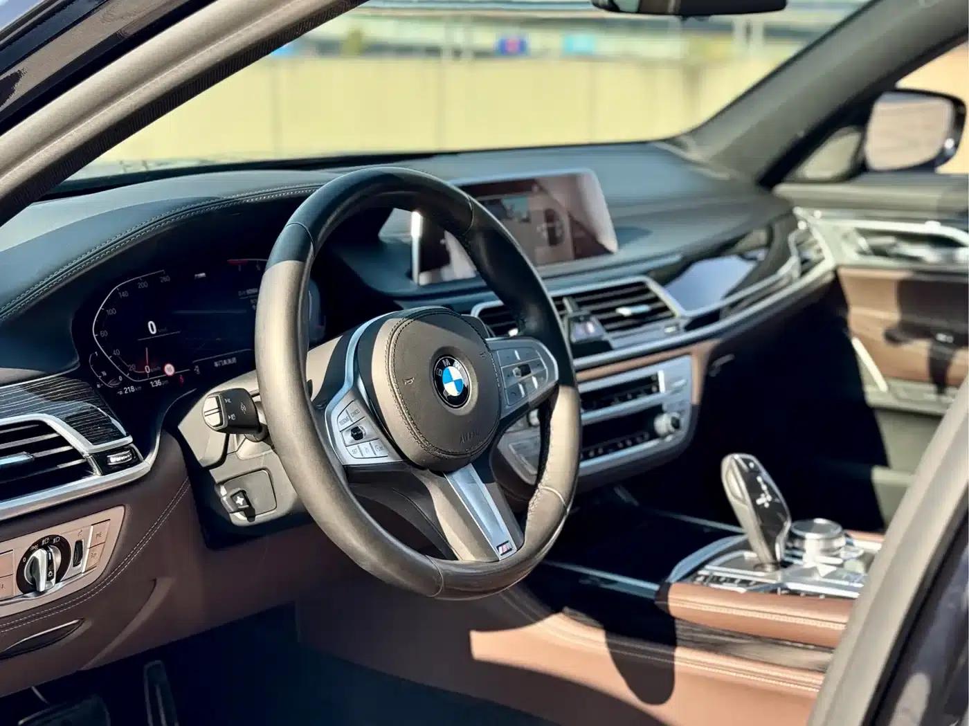 2019 BMW 7 Series 740Li Luxury M Sport Package — миниатюра 6