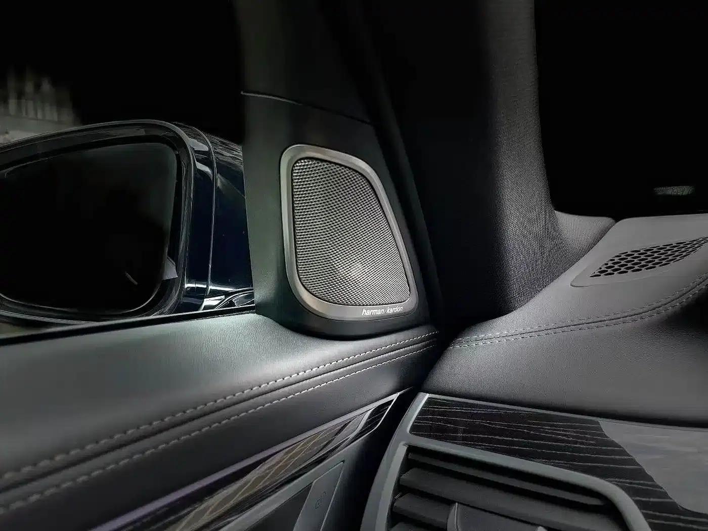2021 BMW 7 Series 730Li M Sport Package — миниатюра 6