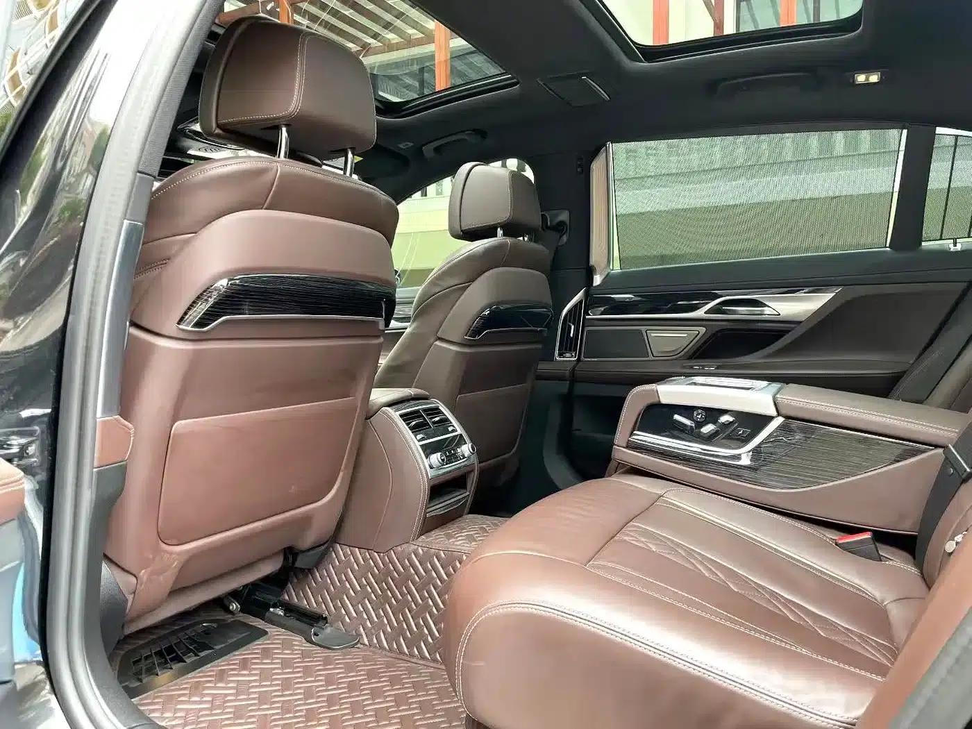 2021 BMW 7 Series 730Li M Sport Package — миниатюра 7